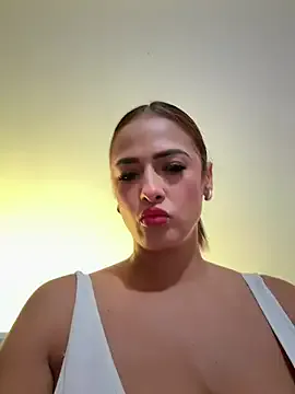 Freechat SofiaReyes1 on StripChat