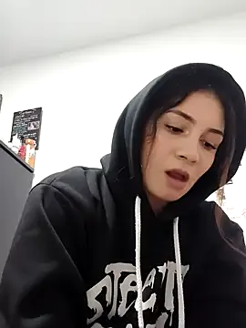 sophia_salazar18 — Flash buttocks