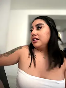 Sophie_Dreamss — Wet me, in silence#public#pussy#moll