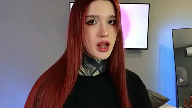 Offline SophieInkk on StripChat