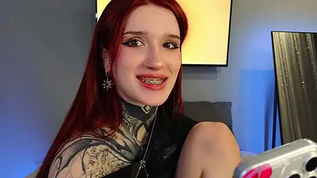 Offline SophieInkk on StripChat