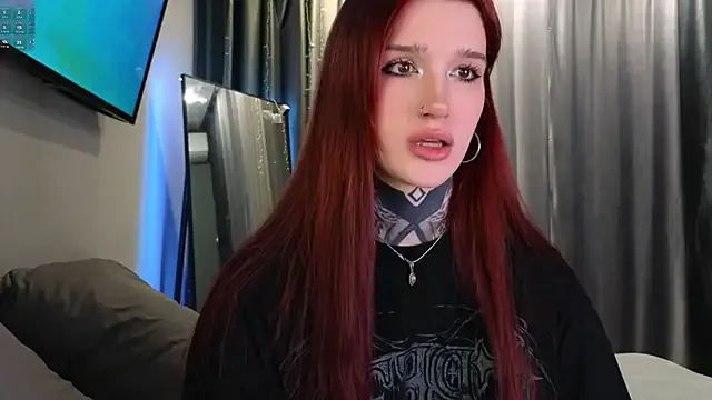 Offline SophieInkk on StripChat