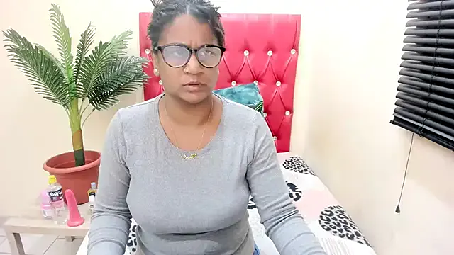 Freechat Strawberry_Lips on StripChat