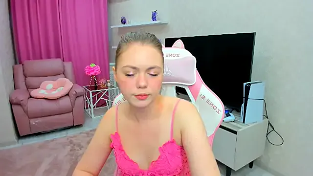 Freechat Strawberrye on StripChat