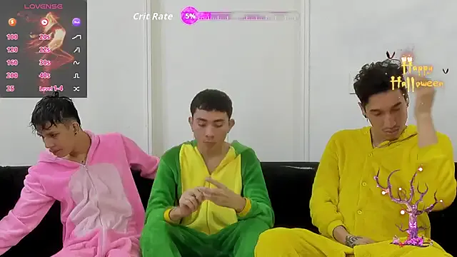 StripChat StrawwBoys is Freechat StrawwBoys — kiss and suck cock