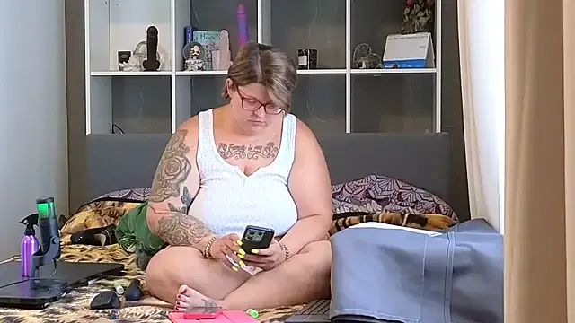 SunshineLexi on StripChat 