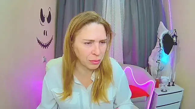 TessaDaybreak — please my pussy with vibrations