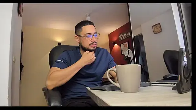 Freechat thesexlawyerx on StripChat