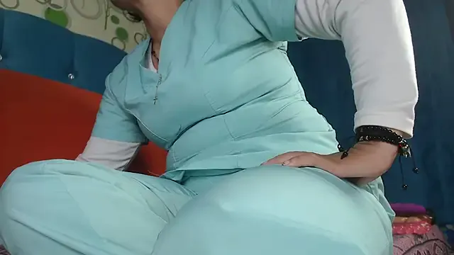 Freechat tina-hot on StripChat