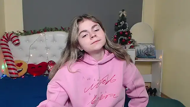 Freechat TinaRedly on StripChat