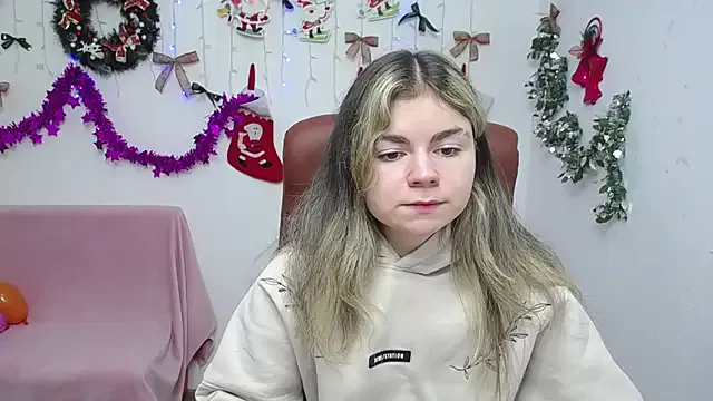 Freechat TinaRedly on StripChat