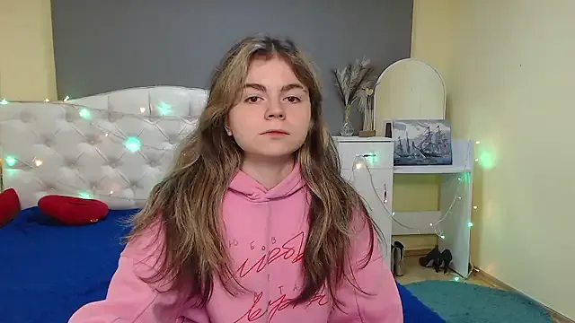 Freechat TinaRedly on StripChat