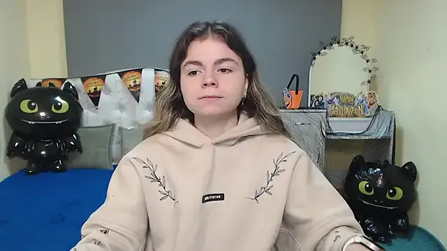 Freechat TinaRedly on StripChat