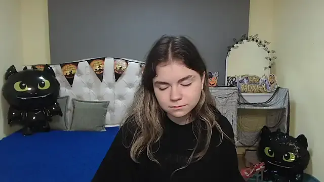 Freechat TinaRedly on StripChat