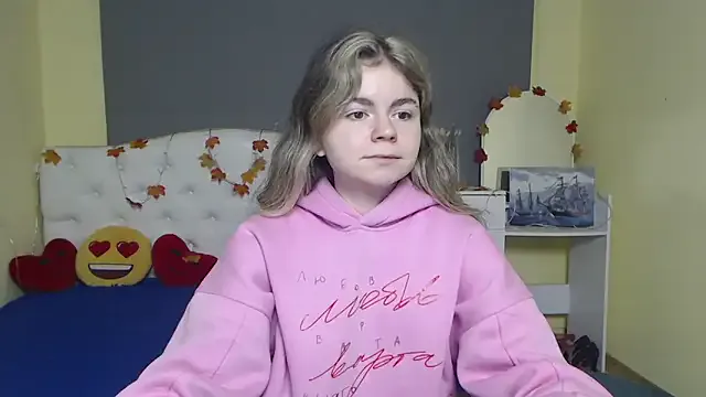 Freechat TinaRedly on StripChat