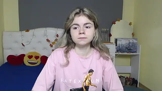 Freechat TinaRedly on StripChat