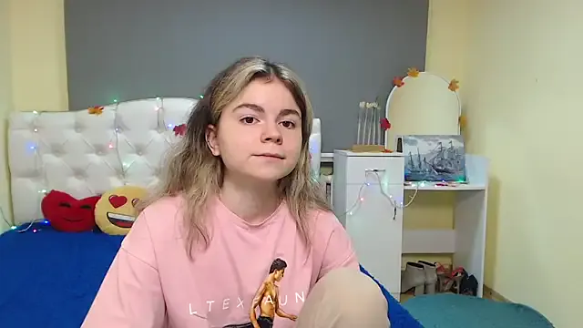 Freechat TinaRedly on StripChat