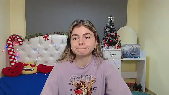 Freechat TinaRedly on StripChat