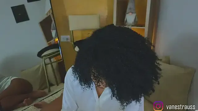 Freechat vanestraus on StripChat