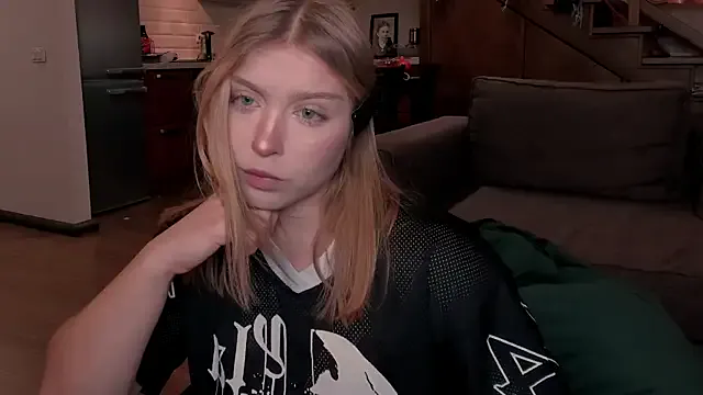 VanillaLivitski — Take off t-shirt