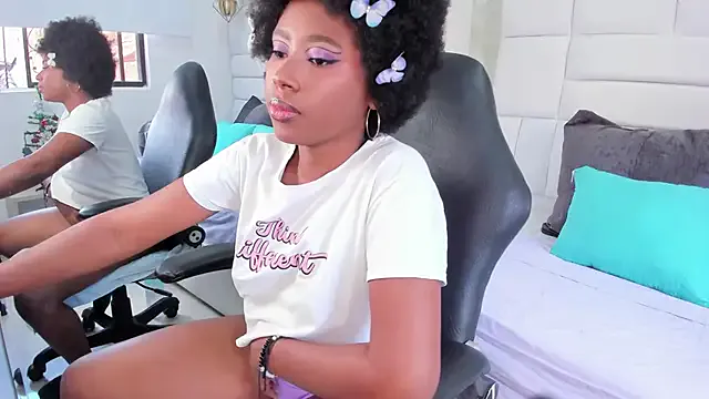 Freechat violeta_ruizz on StripChat