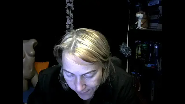 wLESLYMOSw — happy day