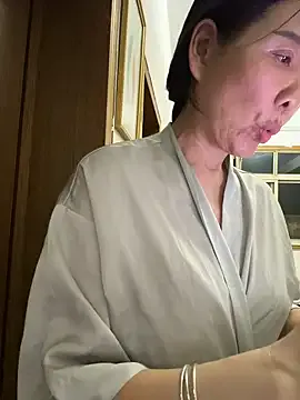 Freechat xiiuuff18 on StripChat