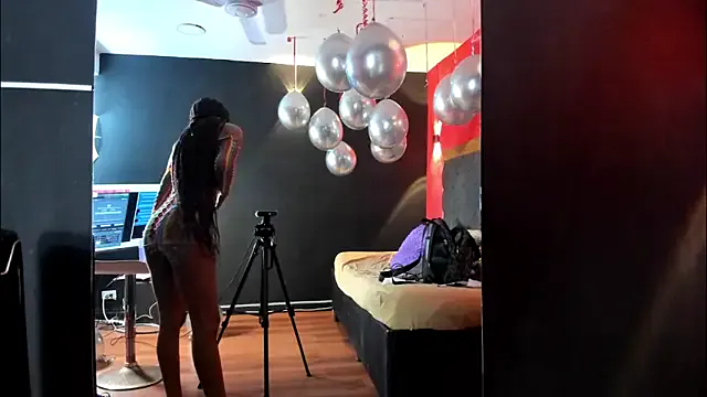 Group YayaHilton on StripChat