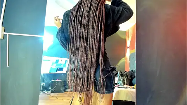 Group YayaHilton on StripChat