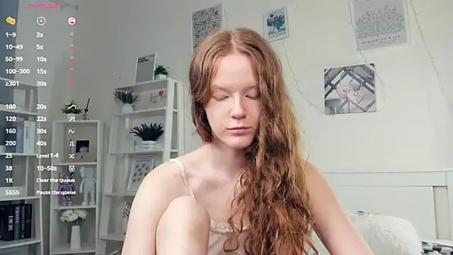 ZaraBluitt — Butt tease show