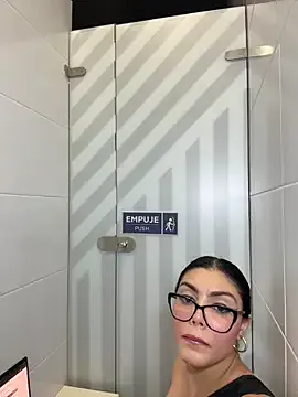 zui_lu — Group on StripChat